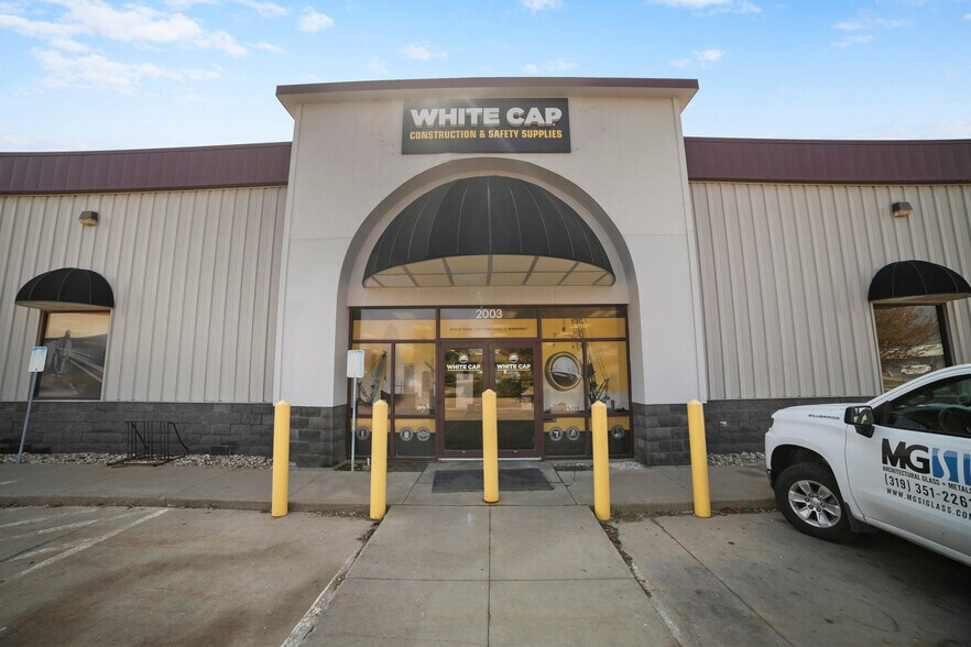 More Photos Of 2003 S Gilbert St, Iowa City Freestanding For Sale