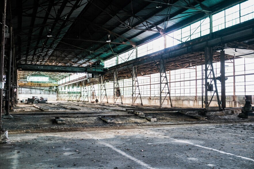 More Photos Of 1431 S Elm Eugene St, Greensboro Manufacturing For Lease