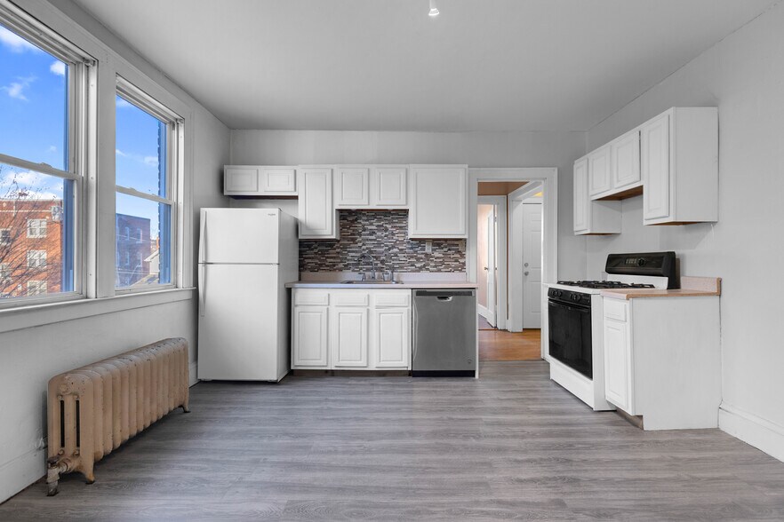 More Photos Of 45 School St, Hartford Apartments For Sale