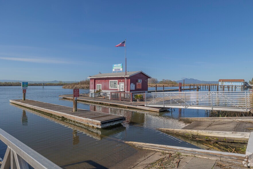 More Photos Of 7000 Holland Tract Rd, Brentwood Marina For Sale