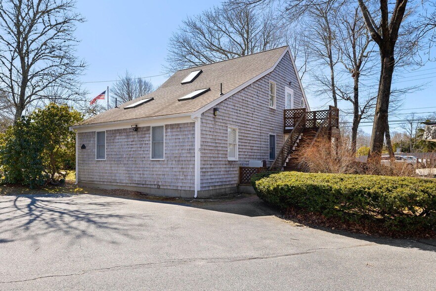 More Photos Of 15 Simpson Ln, Falmouth Office For Sale
