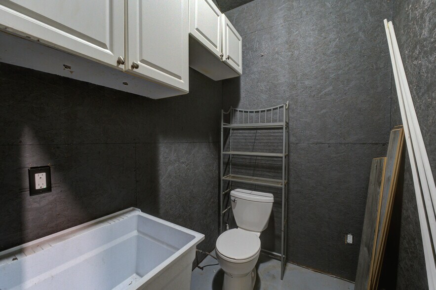 More Photos Of 76 Capron St, Paris Storefront Retail Residential For Sale