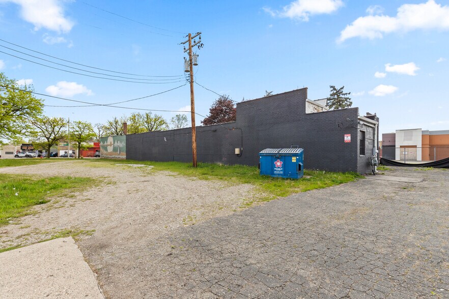 More Photos Of 21616 Grand River ave, Detroit Industrial For Sale