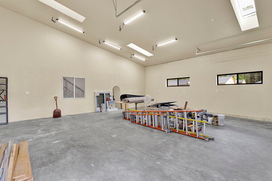 More Photos Of 614 W Fairway Blvd, Big Bear City Warehouse For Sale