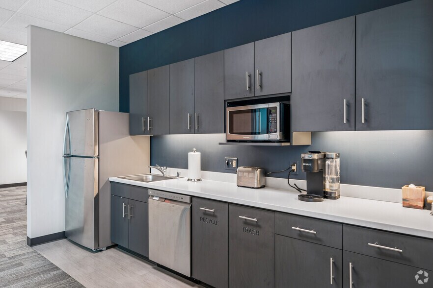 More Photos Of N16W23217 Stone Ridge Dr, Waukesha Office For Sale
