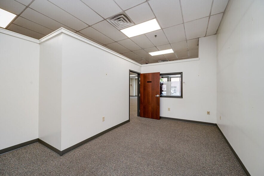 More Photos Of 722 Cherry St, Reading Storefront Retail Office For Lease