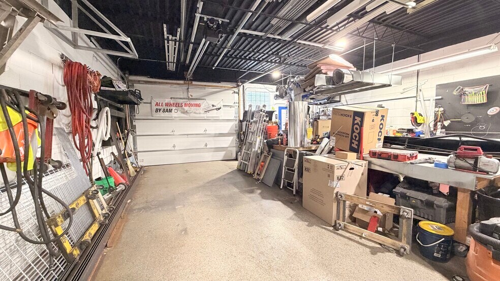More Photos Of 5638 N Elston Ave, Chicago Office For Sale