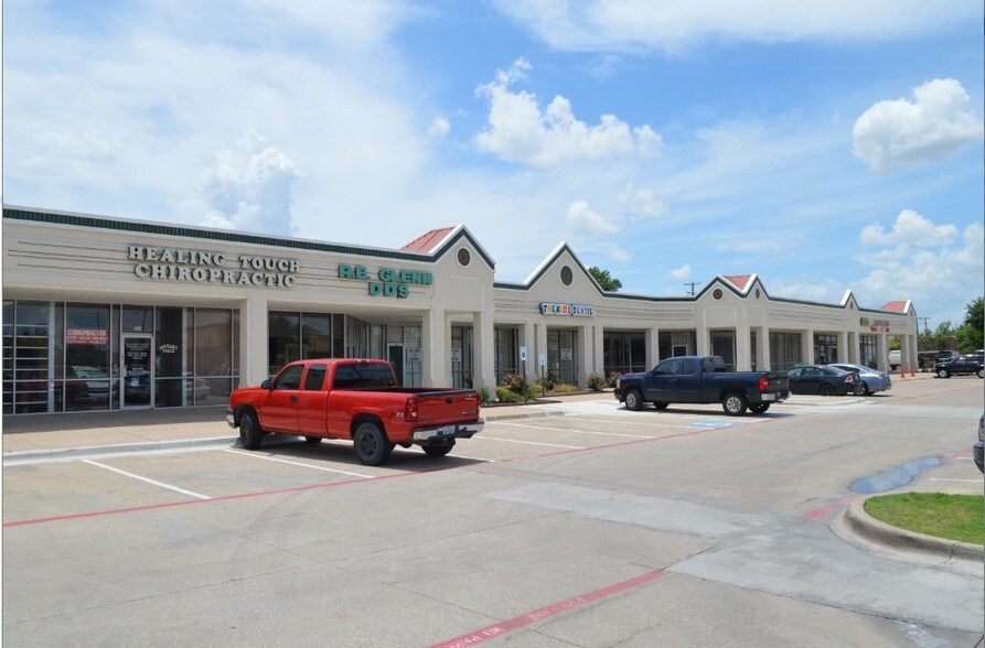 More Photos Of 525-597 W Pioneer Pky, Grand Prairie General Retail For Lease