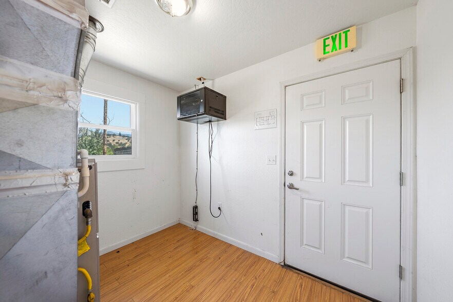 More Photos Of 143 S Main St, Phoenix Office For Sale