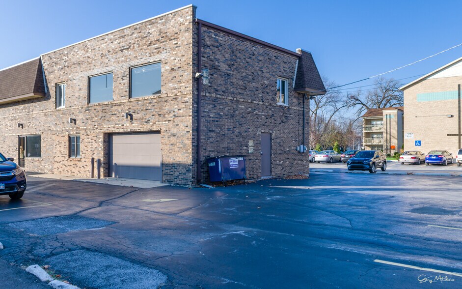 More Photos Of 9757 S Kedzie Ave, Evergreen Park Office For Sale