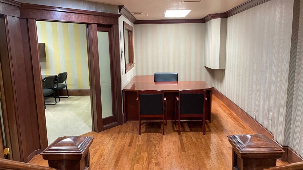 More Photos Of 215 W Alisal St, Salinas Office For Lease