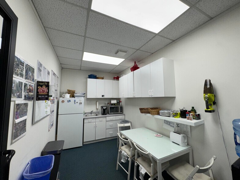 More Photos Of 457 Palm Dr, Glendale Loft Creative Space For Lease