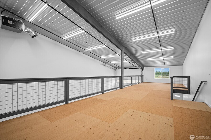 More Photos Of 1972 Baltic Way, Ferndale Light Distribution For Sale