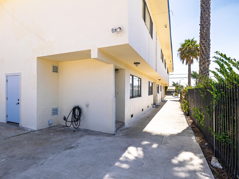 More Photos Of 11545 Gale Ave, Hawthorne Apartments For Sale