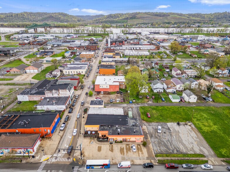 More Photos Of 727-735 14th St W, Huntington Storefront For Sale