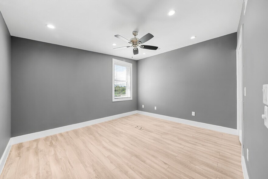 More Photos Of , Panama City Office For Sale