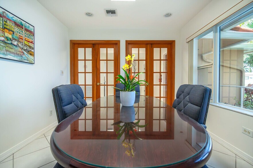 More Photos Of 18 NE 2nd Ave, Dania Beach Office For Sale