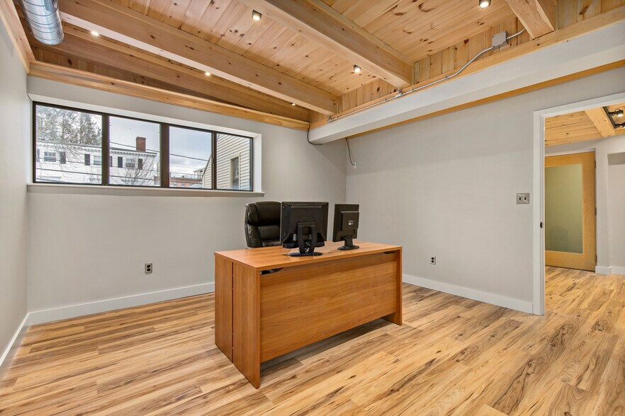 More Photos Of 1 Harris St, Newburyport Medical For Lease