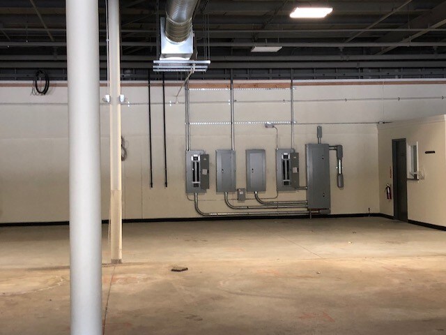 More Photos Of 799 S Main St, Bellingham Unknown For Lease