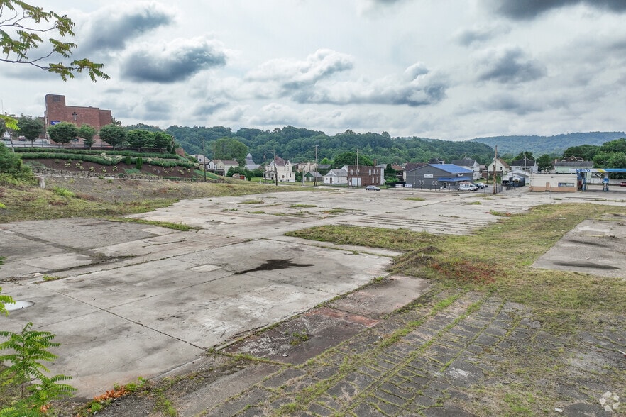 More Photos Of 700 Constitution Blvd, New Kensington Land For Sale