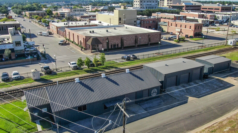 More Photos Of 98 Avenue A, Conroe General Retail For Lease