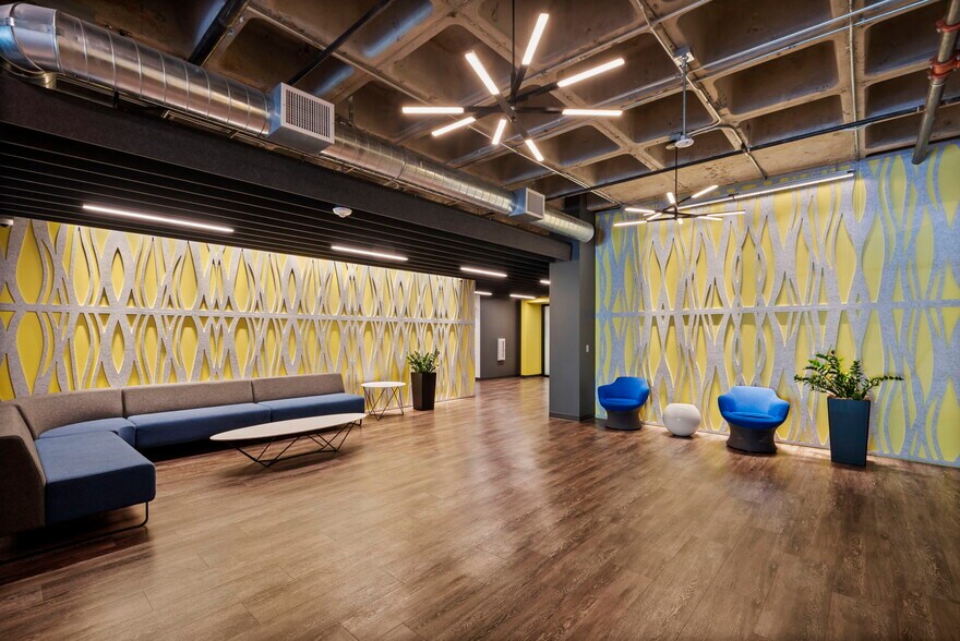 More Photos Of 2625 Townsgate Rd, Westlake Village Office For Lease