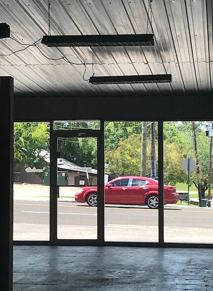 More Photos Of 1501 Sam Houston Ave, Huntsville Storefront Retail Office For Lease