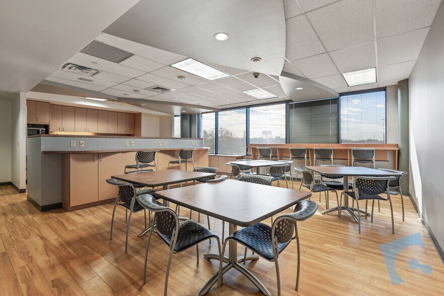 More Photos Of 1130 E Arapaho Rd, Richardson Office For Lease