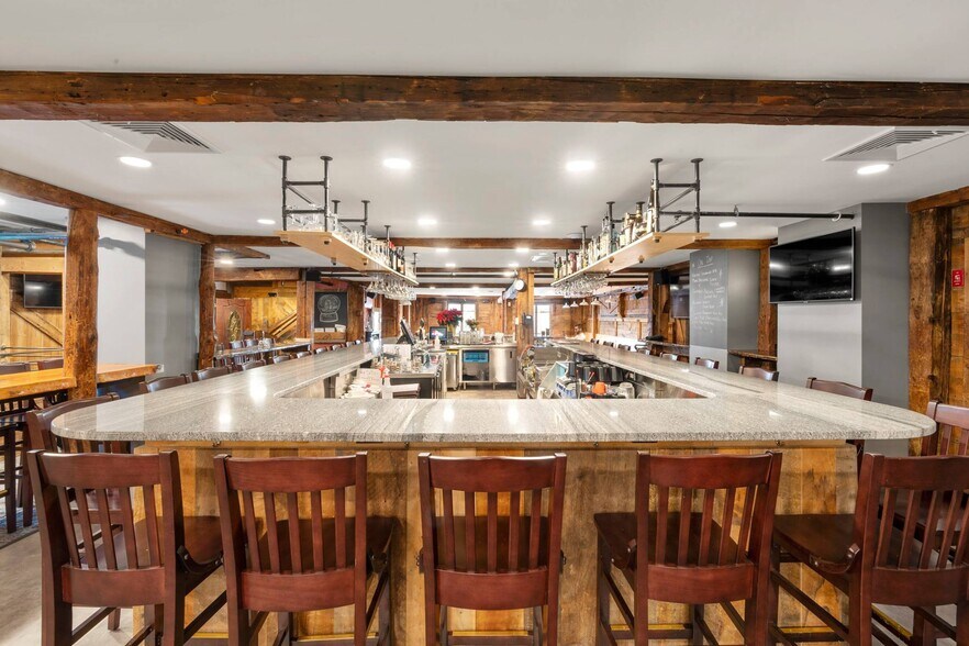 More Photos Of 512 Main St, Saco Restaurant For Lease