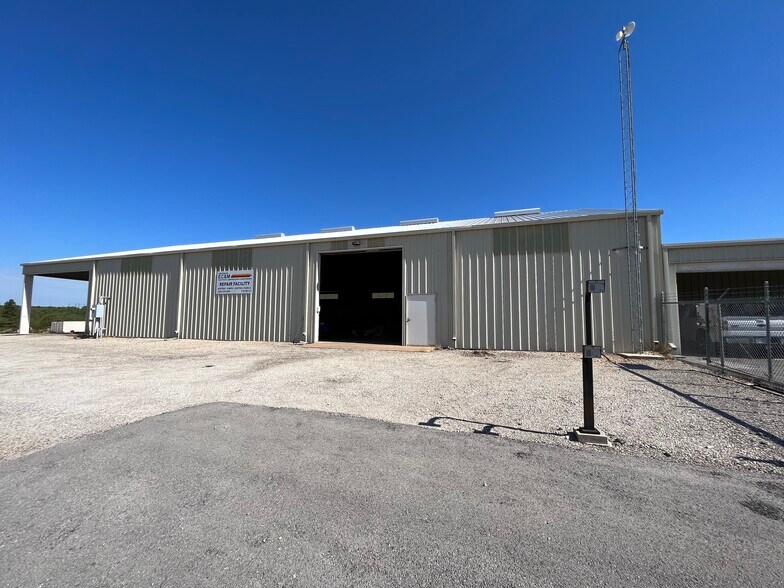 More Photos Of 110 CR 141, Sweetwater Manufacturing For Lease