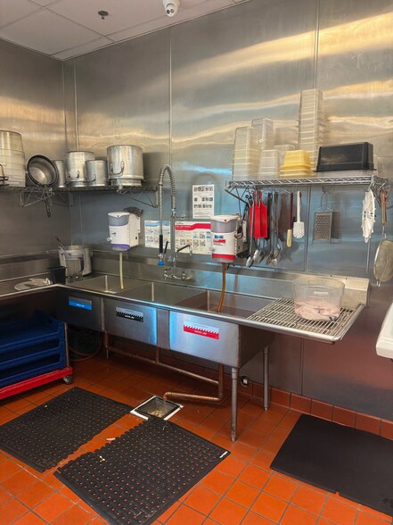 More Photos Of 9500 Ming Ave, Bakersfield Office For Lease