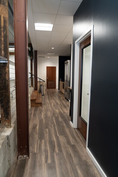 More Photos Of 1951 SR 426 W, Oviedo Office For Lease