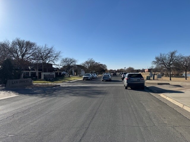 More Photos Of 3823 84th St, Lubbock Office For Sale