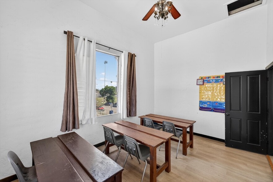 More Photos Of 7101 Menlo Ave, Los Angeles Religious Facility For Sale