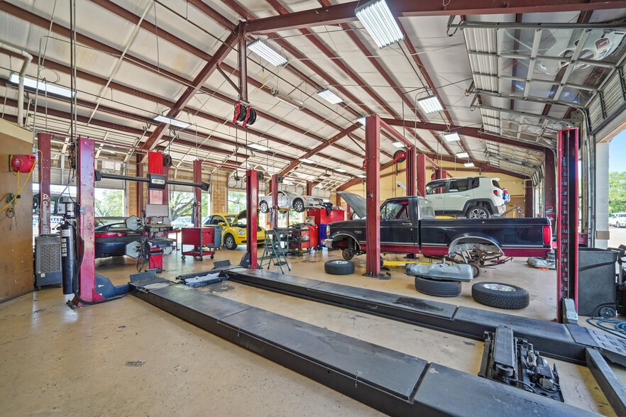 More Photos Of 6615 FM 1464 Rd, Richmond Auto Repair For Sale