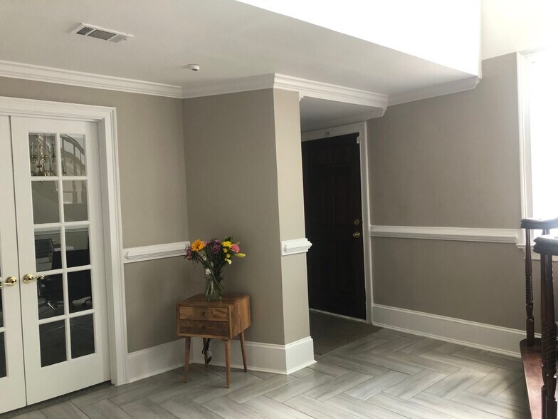 More Photos Of 1126 Ponce De Leon Ave, Atlanta Office For Sale