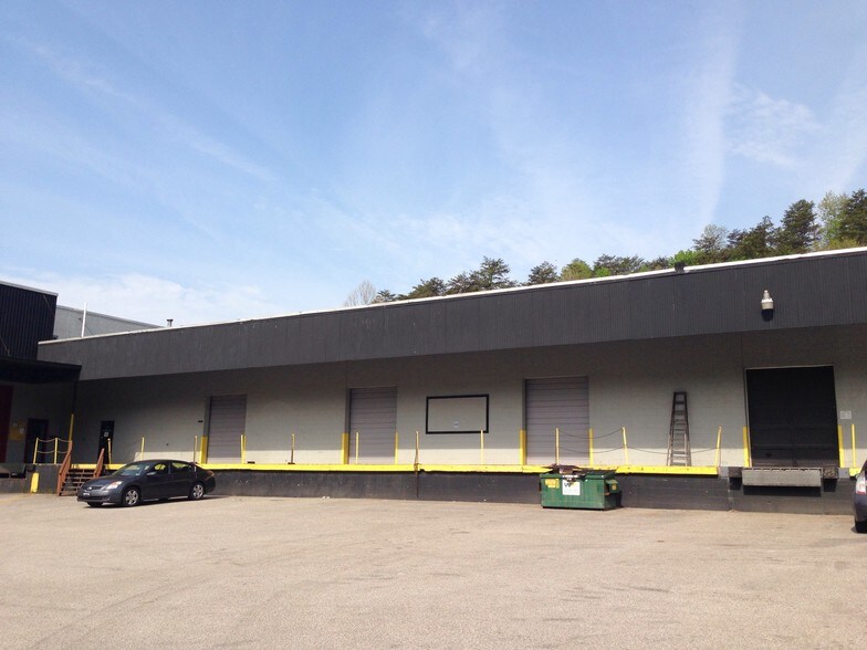More Photos Of 6048-6050 State Rt 34, Winfield Warehouse For Lease