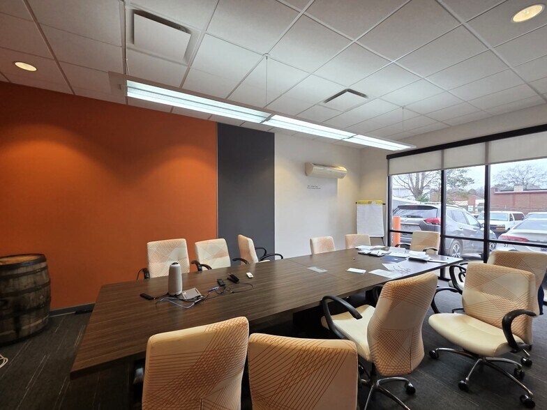 More Photos Of 3336 Washburn Ave, Charlotte Office For Lease