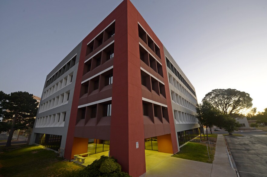 More Photos Of 110 W Louisiana St, Midland Office For Lease