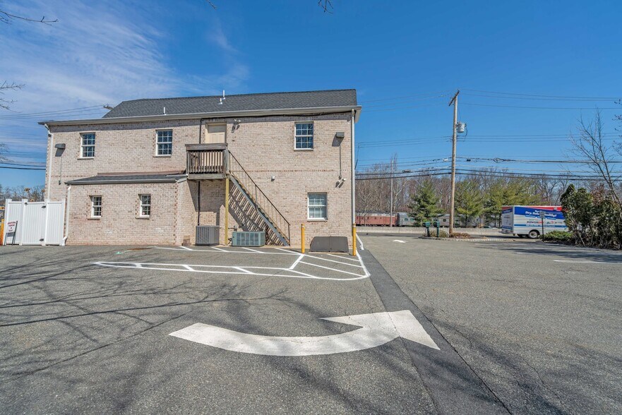 More Photos Of 575 State Route 10, Whippany Office For Lease