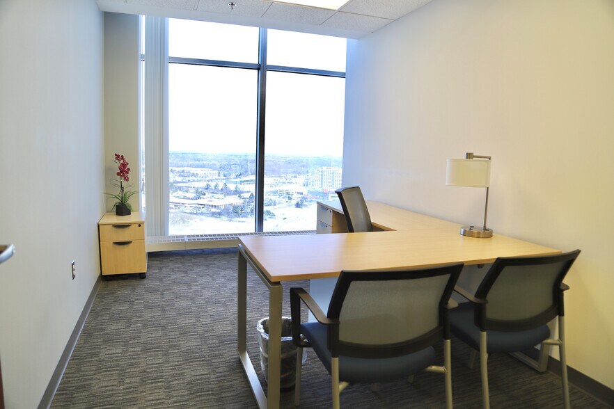 More Photos Of 755 W Big Beaver Rd, Troy Coworking Space