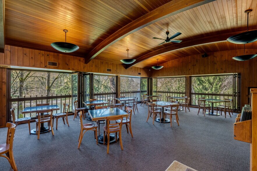 More Photos Of 1325 E Columbia River Hwy, Troutdale Restaurant For Sale