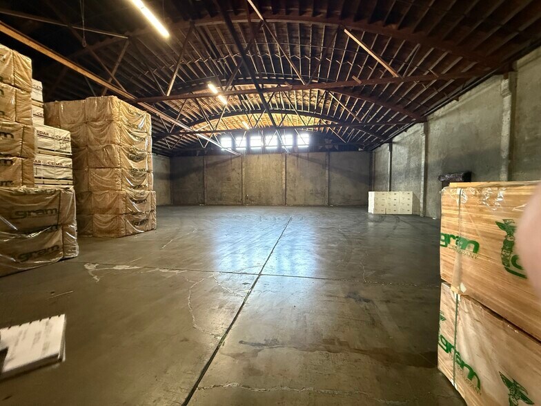 More Photos Of 1295 NE Johnson St, Salem Manufacturing For Sale
