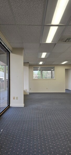 More Photos Of 9 Lake Bellevue Dr, Bellevue Office For Sale