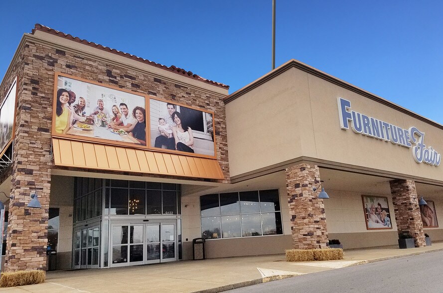 More Photos Of 9080 Taylorsville Rd, Louisville General Retail For Lease