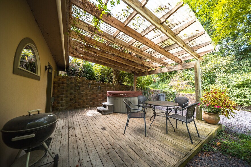 More Photos Of 295 Panthers Den Rd, Makanda Hotel For Sale