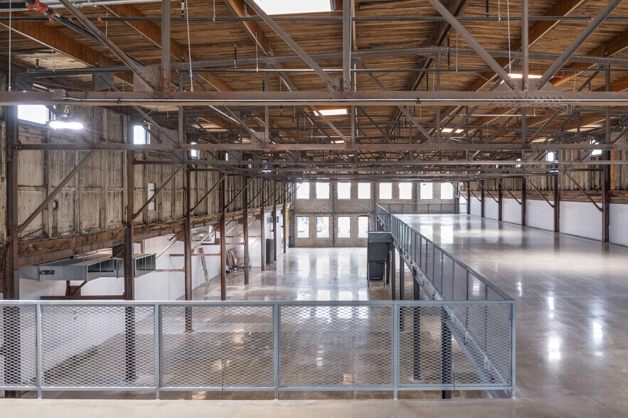 More Photos Of 1325 Quincy St NE, Minneapolis Loft Creative Space For Lease