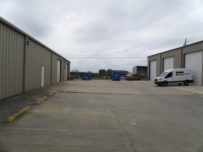 More Photos Of 1959 Saratoga Blvd, Corpus Christi Warehouse For Sale