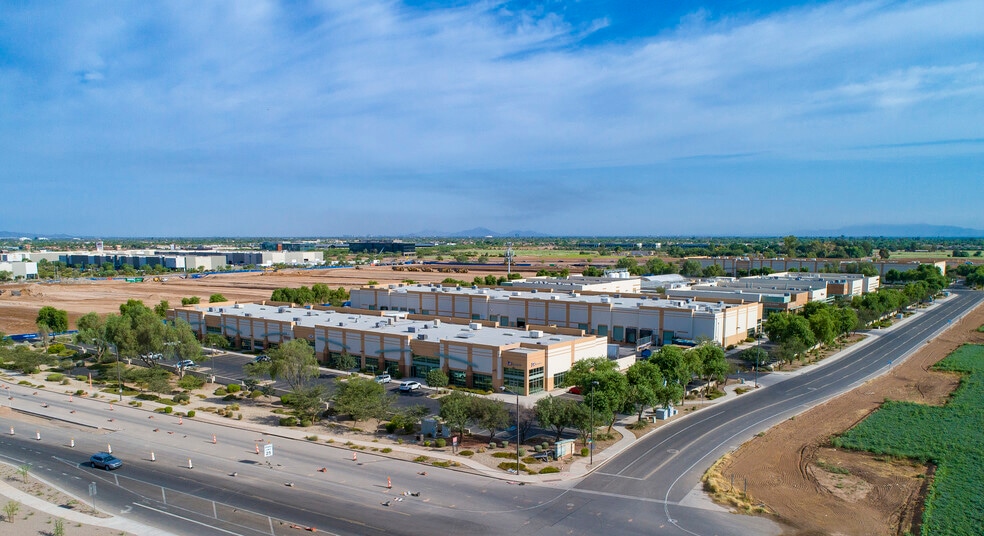 More Photos Of 596 E Germann Rd, Gilbert Warehouse For Lease