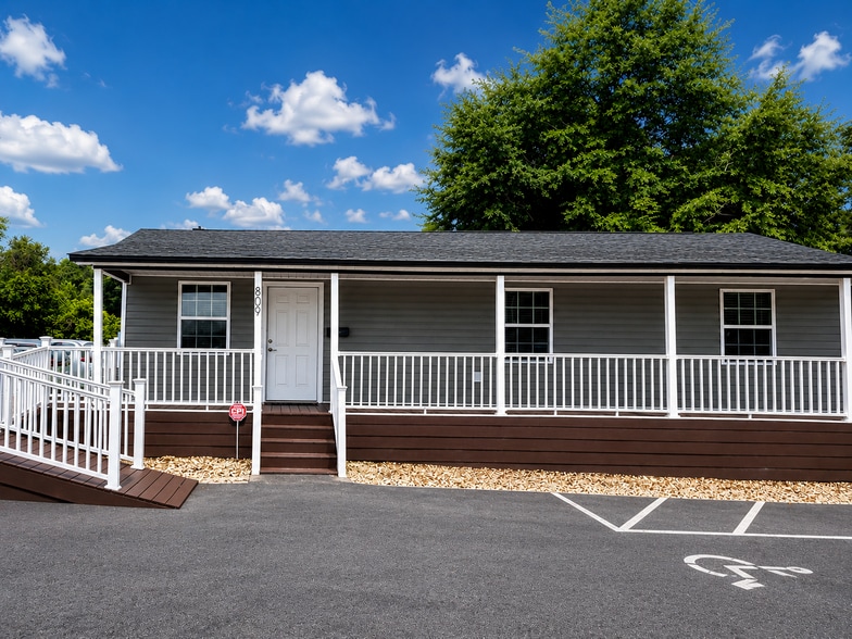 Primary Photo Of 809 Katie St, Fayetteville Office For Lease